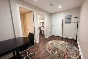 Flexhome West Town - Spacious 2BR Duplex
