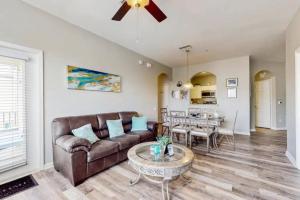 Spacious 3-Bedroom Condo in Windsor Palms Resort