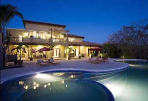 Spacious Treehouse Hideaway Near Tamarindo Beach