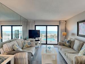 The Bent Palm Club by Distinctive Beach Rentals