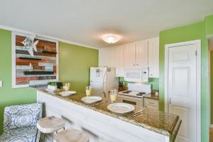 Sea Breeze, Pet Friendly, Overlooking Pool