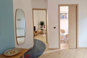 Elysian Suite - Terraces, Pool and Volcanic Cliffs