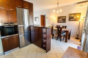 Tagarades 2BR Balcony Retreat in Quiet Area Washer Self Check-in