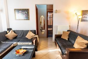 Tagarades 2BR Balcony Retreat in Quiet Area Washer Self Check-in