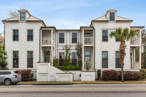 Superior King Room at The Emerald