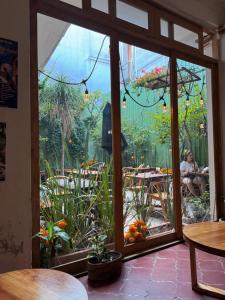 Un hotel en un café