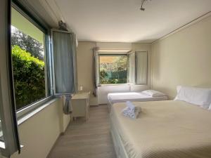due camere, giardino attrezzato, vicino al mare, AC