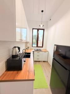Aura View