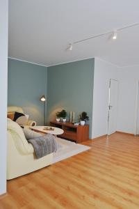 KURESSAARE CASTLE PARKSiDE