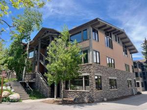 Corner Loft - Views, Pool, Hot Tubs, Sauna, Hiking