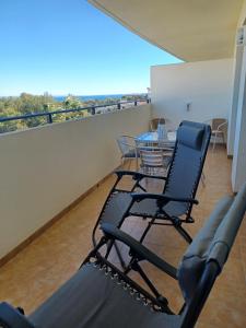 Vistas al mar, piscina y playa en Cap Salou
