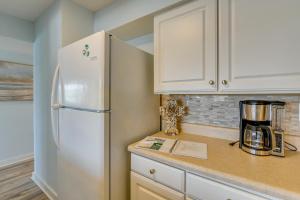Fish, Swim and Dine Ocean-View Orange Beach Condo