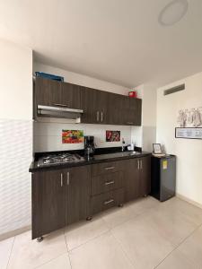Acogedor Apartaestudio, Home office y Desayuno - Parquadero Moto