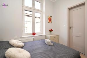 MMRent Strawberry Room