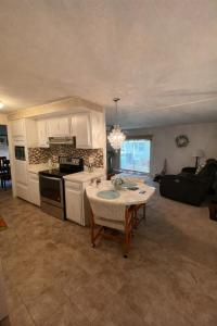 Lakefront Retreat • Patio + Grill • Pet Friendly