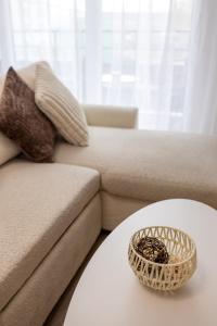 2 Bedroom Apartment for 6 with Private Parking - Elevator - High-Speed WiFi