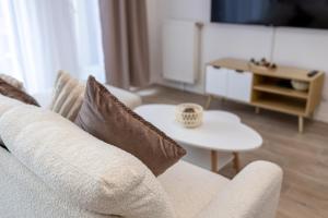 2 Bedroom Apartment for 6 with Private Parking - Elevator - High-Speed WiFi