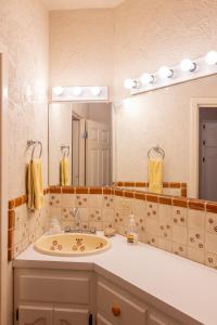 2BR stay with patio & open-air dining