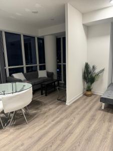 Modern Furnish 1BR Plus Den Condo In Vaughan Ontario