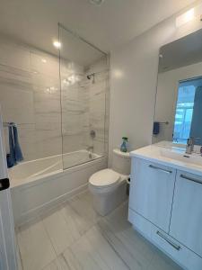 Modern Furnish 1BR Plus Den Condo In Vaughan Ontario