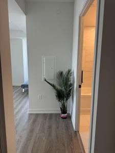 Modern Furnish 1BR Plus Den Condo In Vaughan Ontario