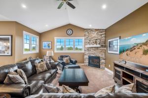Golf in Luxury - 4BDR Home on Agaming Golf Course - by Torch Lake