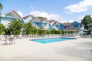 Silver Palms Charming 1BR Retreat Private Beach Pool