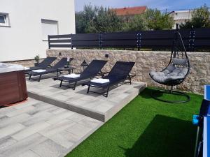 Apartments with parking space Maslenica, Novigrad - 25462