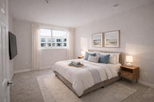 Resort Style 1 & 2 Bedroom Living Near Venice & MDR with Pool & Gym