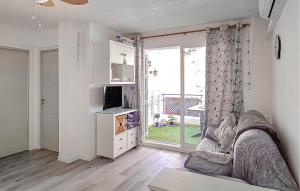 Awesome Apartment In Puerto De Mazarron