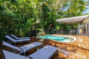 Atoll Close Queenslander with private heated pool