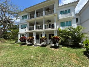 Residencial de Lujo en Beach Club Paradise