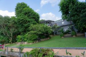 Lakeside Suites By cmb apartments