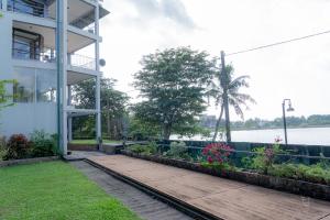 Lakeside Suites By cmb apartments