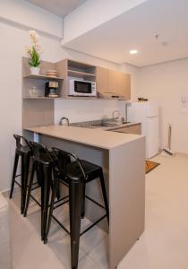 Peaceful Stay with Rooftop Pool Access U214