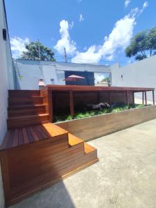 Linda Casa com Piscina em Esmeraldas MG