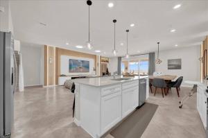 10 Bd 8 Ba Windsor Cay 15981 Cc
