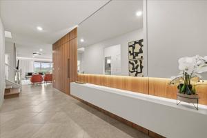 10 BD 8 BA Windsor Cay 15965 CC