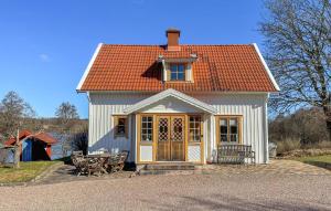 Cozy Home In Kulltorp With Sauna