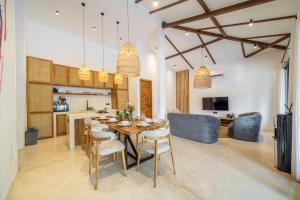 Berapi by EVDEkimi - Spacious Villa with Huge Pool in Ubud
