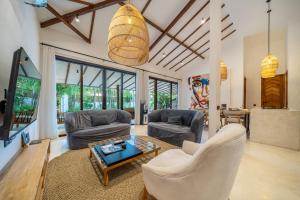 Berapi by EVDEkimi - Spacious Villa with Huge Pool in Ubud