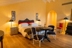 Former Grand Dukes Stable With Pool In Tuscany