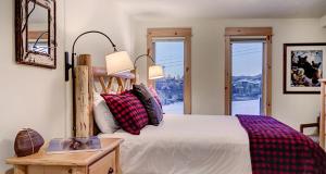 Two-Bedroom Apartment room in Bear Claw 103