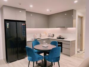 Phong Linh Homestay 30 apartments Vinhomes Grand Park