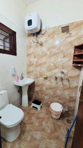 Modern 1BHK flat with AC WiFi Kitchen in Kharar