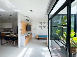 Sunday House 10 min Nimman