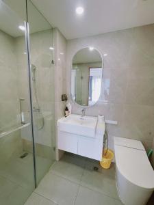 Phong Linh Homestay 30 apartments Vinhomes Grand Park