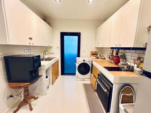 Sunday House 10 min Nimman