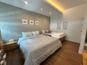 Sunday House 10 min Nimman