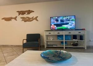 Kamaole Sands #4-110 Ground Floor, Full AC, Great Location, Fitness Center